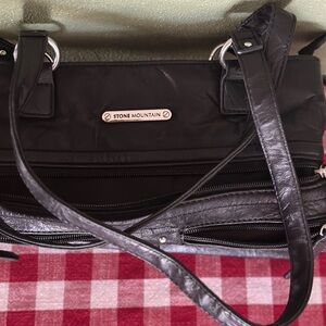 Stone Mountain Accessories Black Shoulder Bag